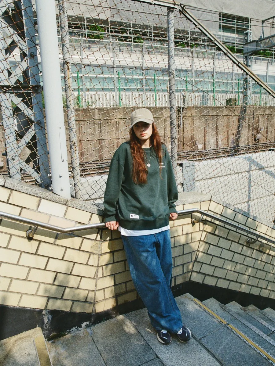 Curved Denim Pants 3